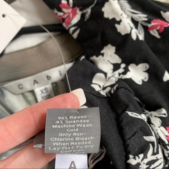 AT Floral Top - Picture 5 of 5